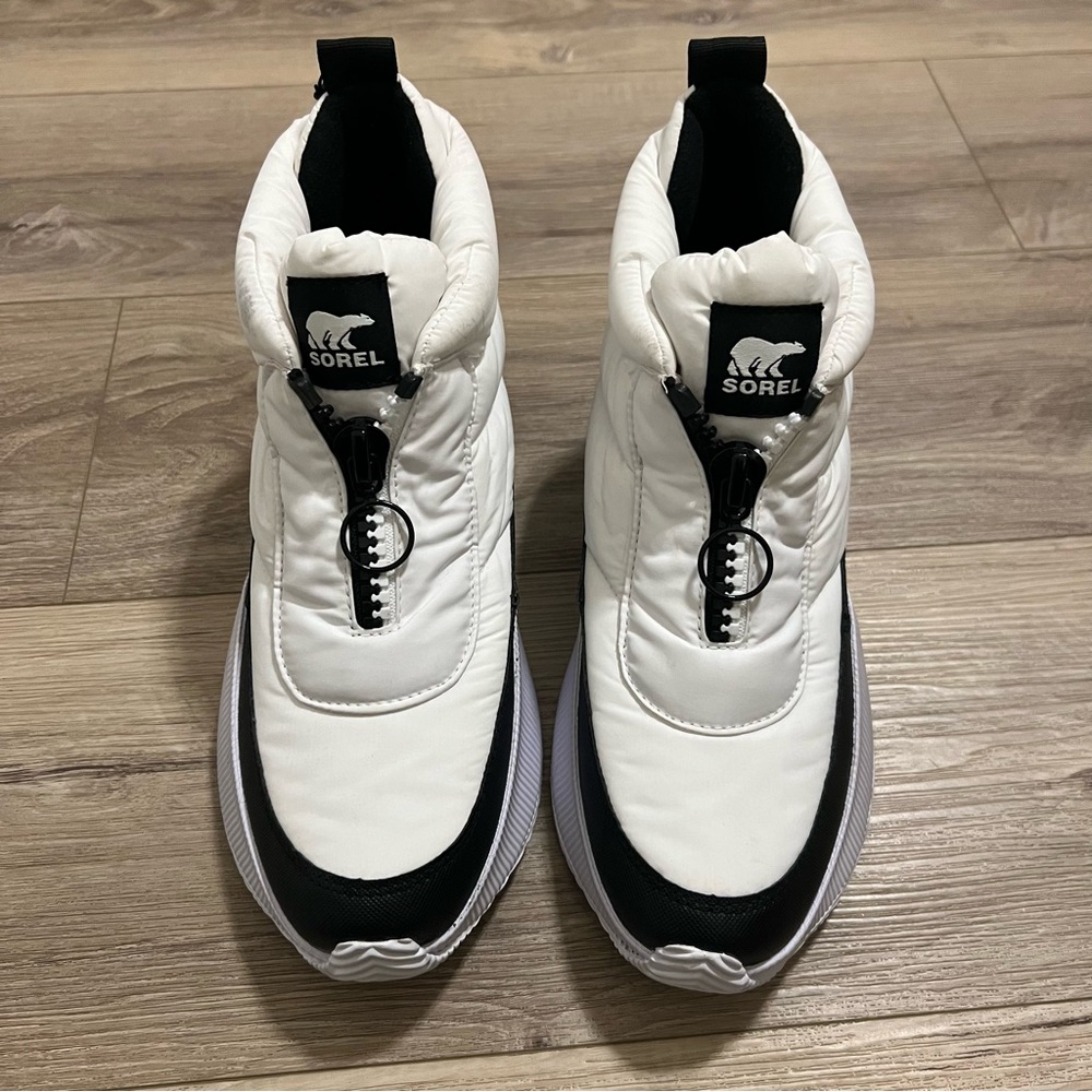 SOREL puffy waterproof zip up sneaker
